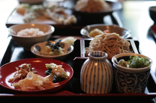 ▲今日はお蕎麦の定食です。美味！