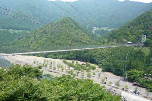 ▲谷背の吊り橋