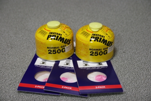 ▲ガスカートリッジとマントルを買ってきました。