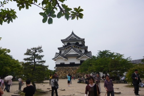 ▲彦根城って観光名所としても微妙なイメージあったんだけどなー…